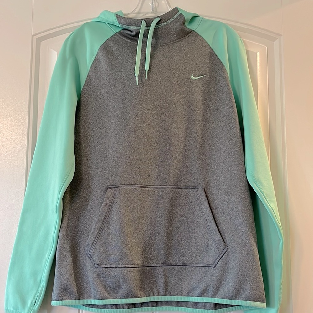 Like new, Nike hoodie, Med.